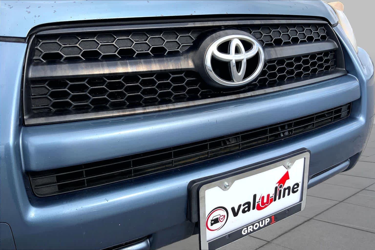 Used 2010 Pacific Blue Metallic Toyota  image 27