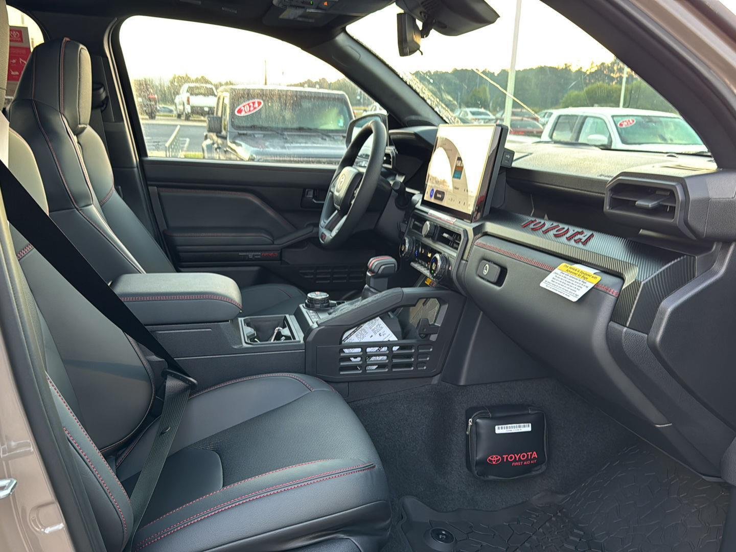 2025 Toyota Tacoma TRD Pro - Photo 10