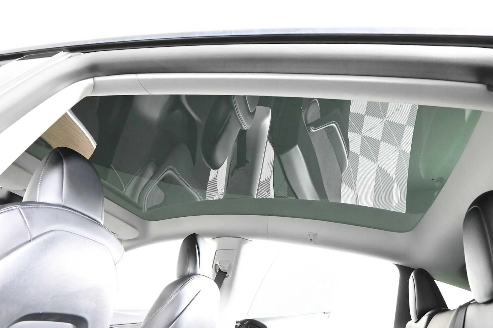 Used 2022  Tesla Performance image 5