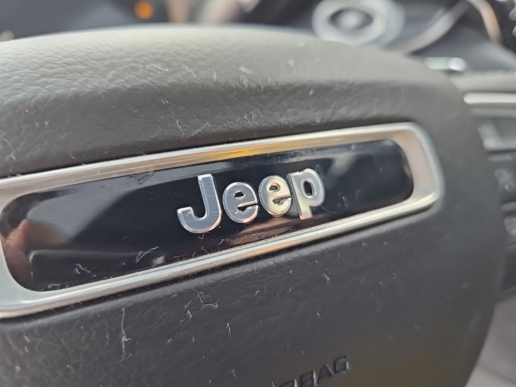 Used 2021 Black Jeep Altitude image 18