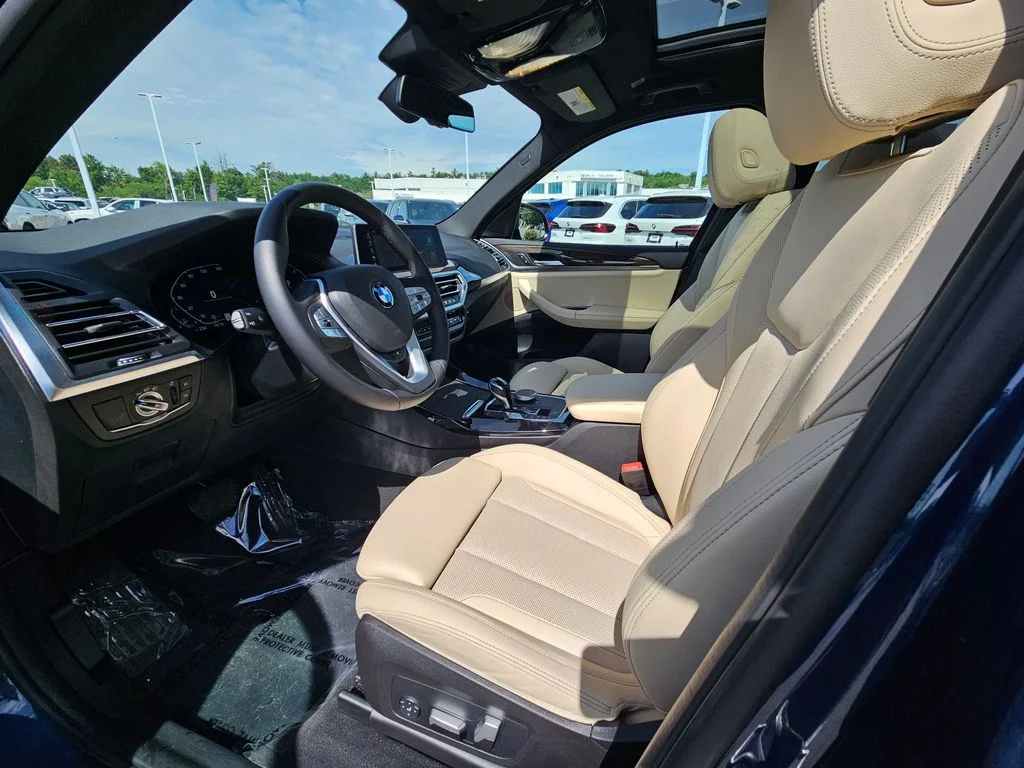 Used 2023 Phytonic Blue Metallic BMW xDrive30i image 13