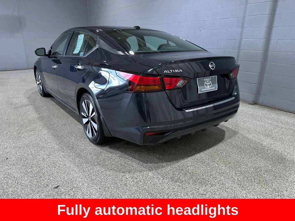 Used 2022 Blue Metallic Nissan 2.5 SV image 7