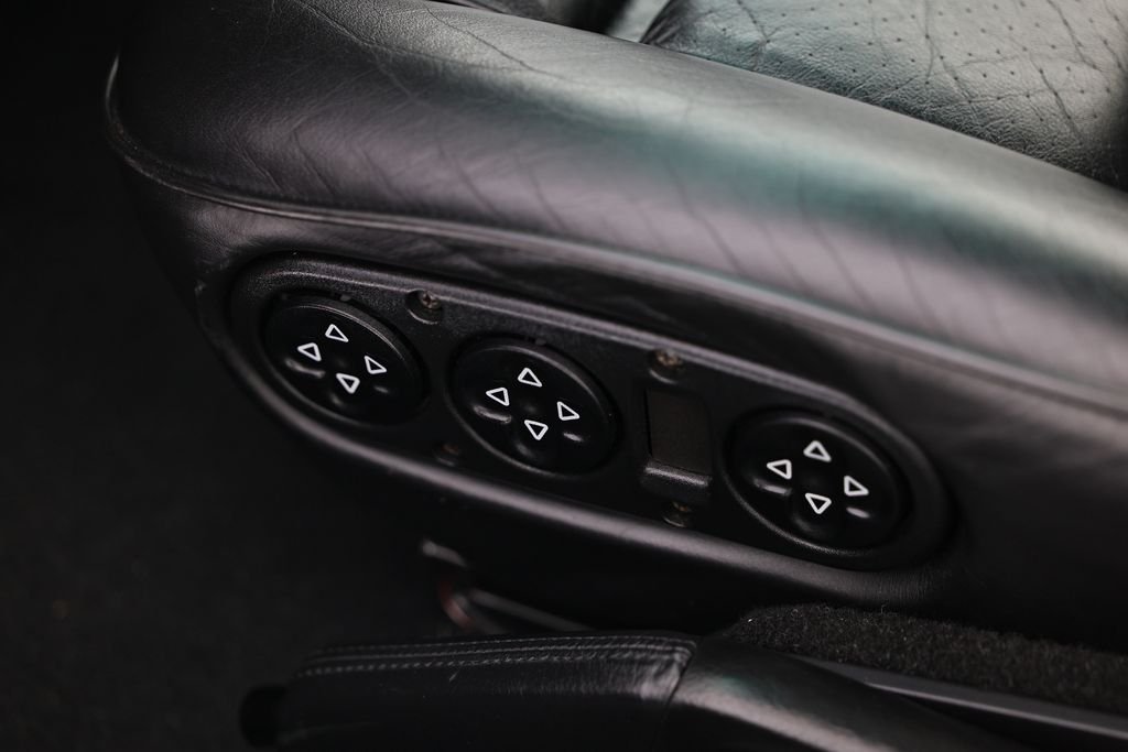 Used 1994  Porsche GTS image 28