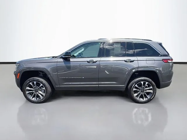 Used 2022 Gray Jeep Overland image 4