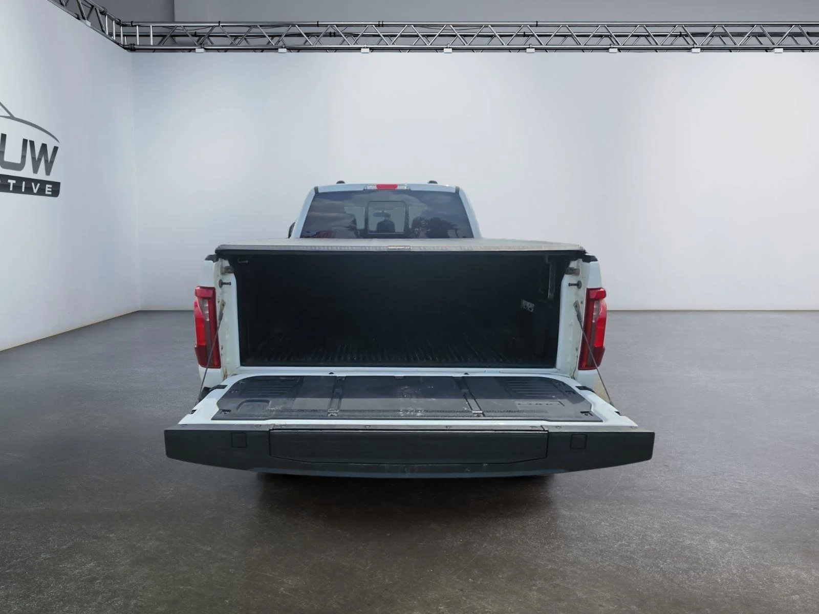 Used 2024 Oxford White Ford XLT image 22
