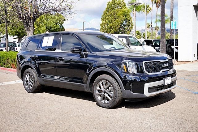 Used 2024 Black Kia LX image 5