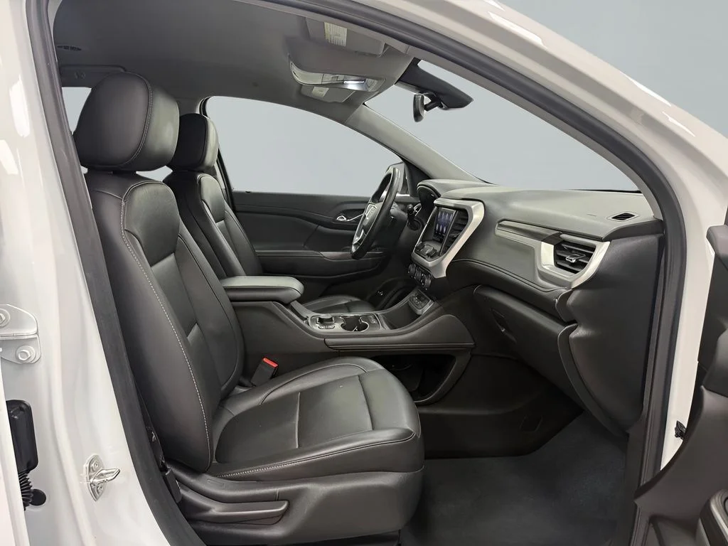 Used 2023 White GMC SLT image 12