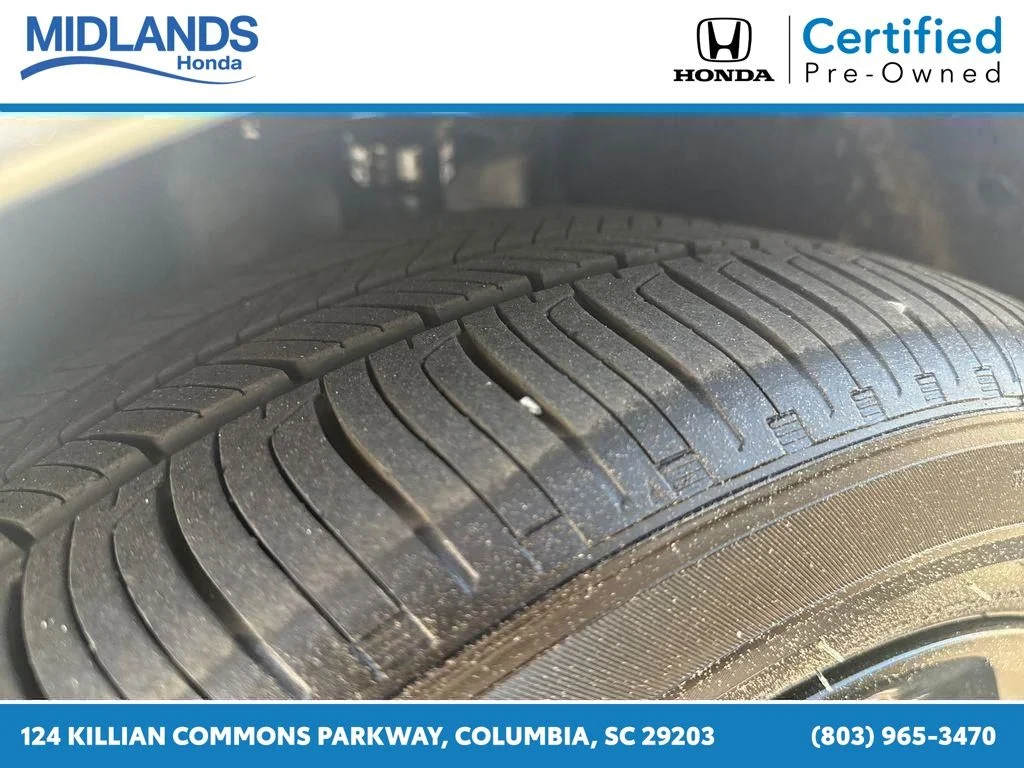 Certified Used 2025 Solar Silver Metallic Honda SE image 11