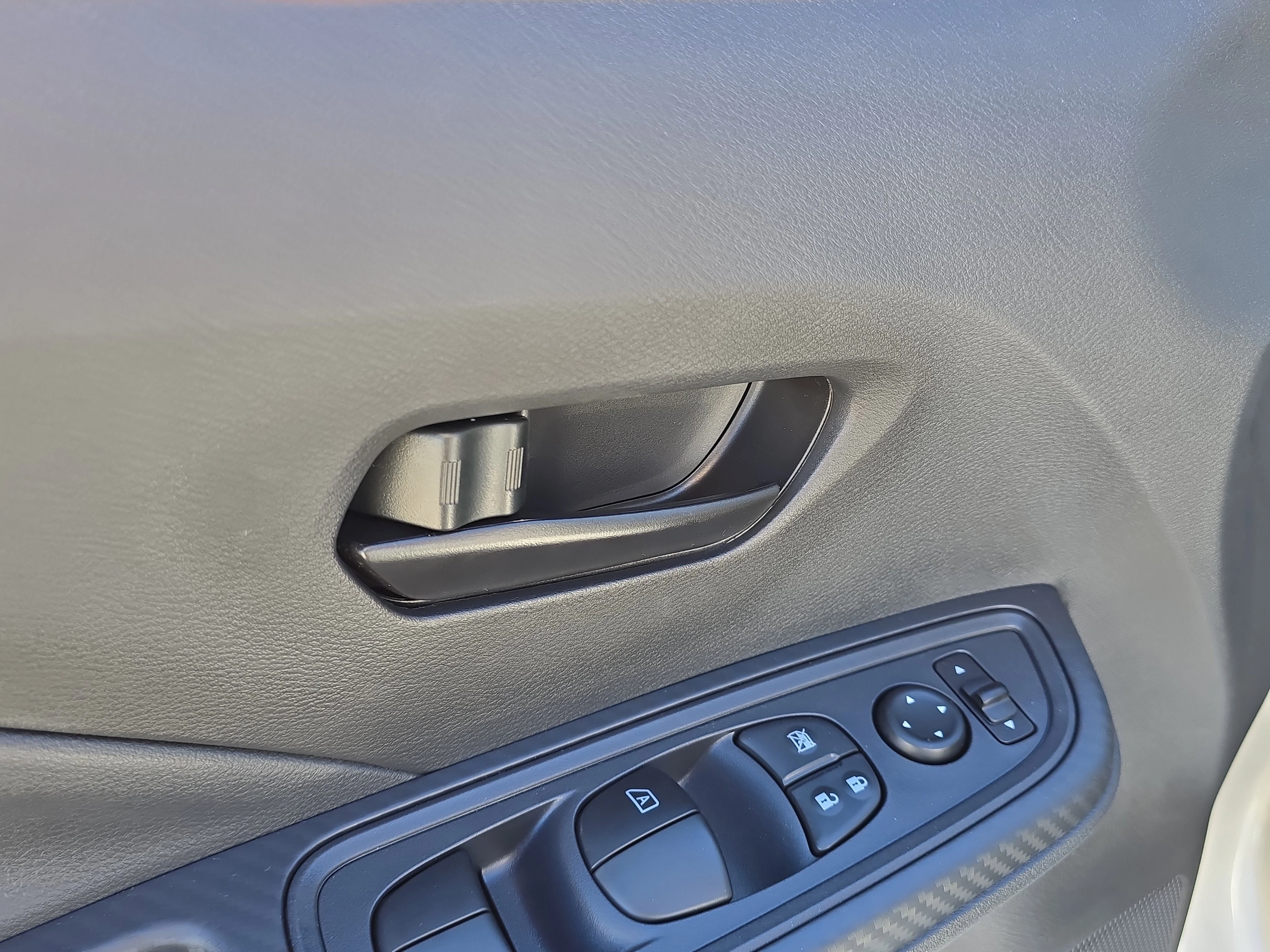New 2025 Brilliant Silver Metallic Nissan S image 16