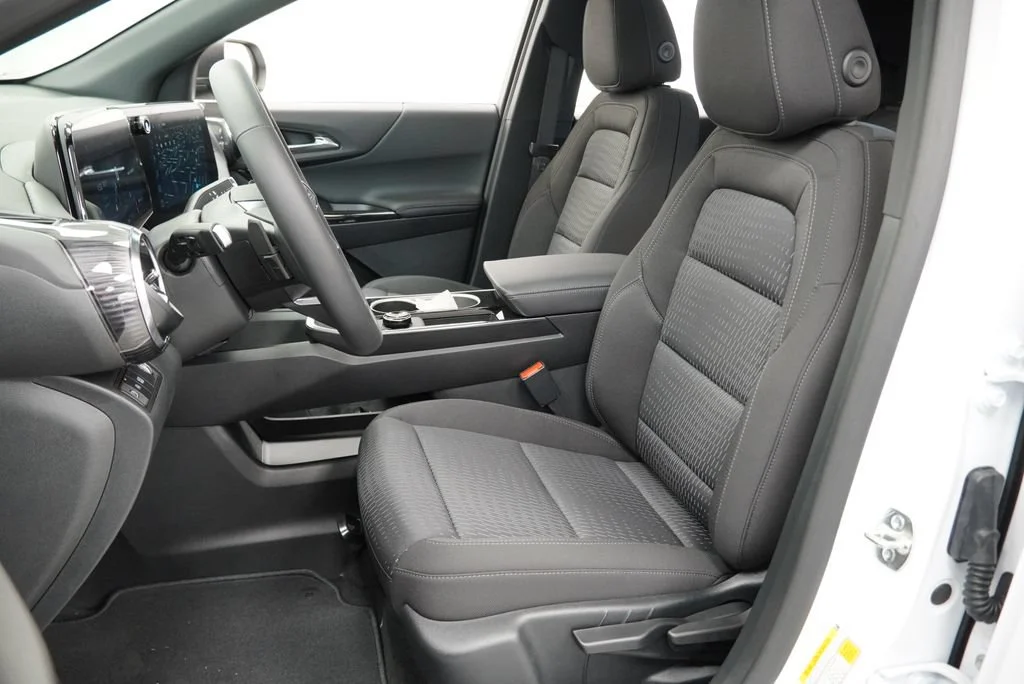 New 2027 Summit White Chevrolet LT image 7