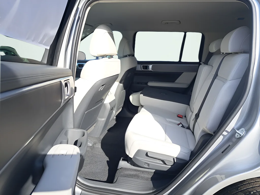 New 2026 Silver Hyundai SE image 12