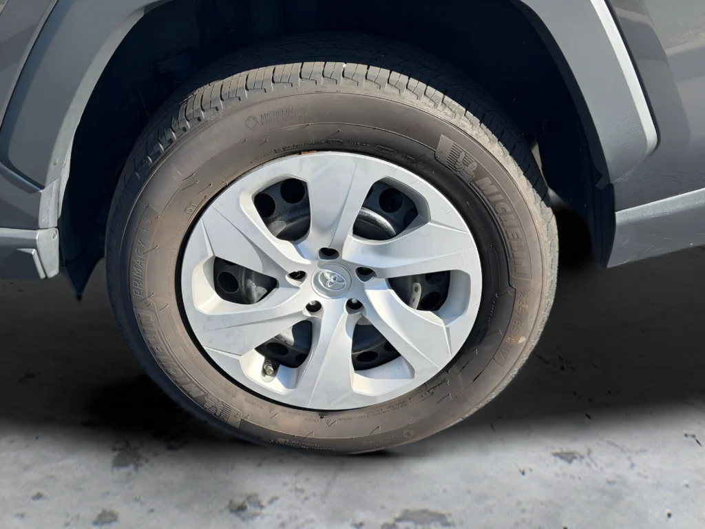 2024 Toyota RAV4 LE - Photo 36