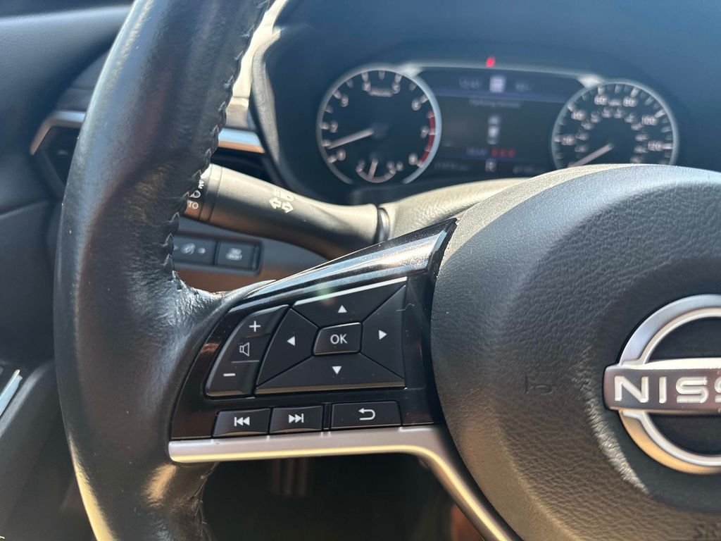 Used 2023 White Nissan 2.5 SV image 26
