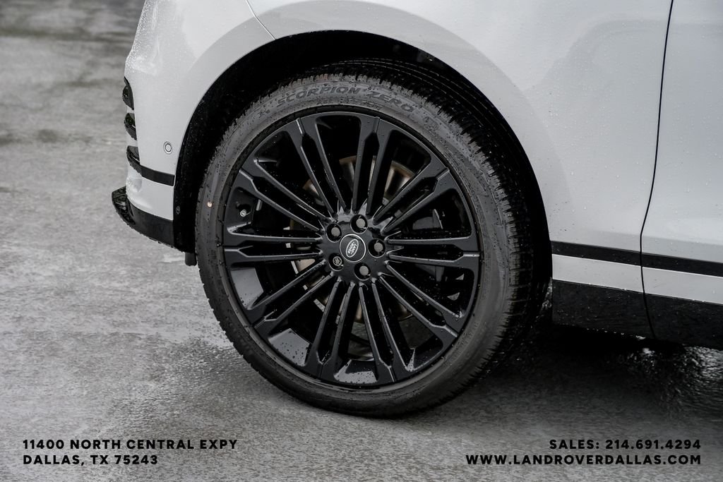 New 2026 Fuji White Land Rover Dynamic SE image 53