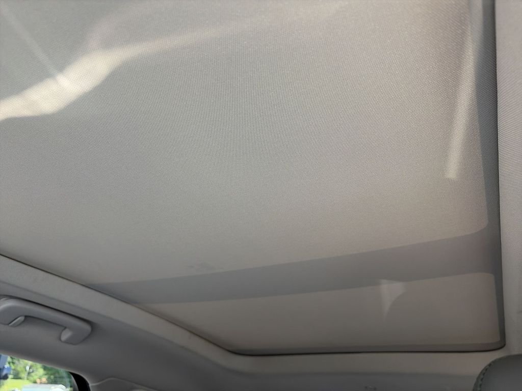 Certified Used 2023 White Lincoln Standard image 22