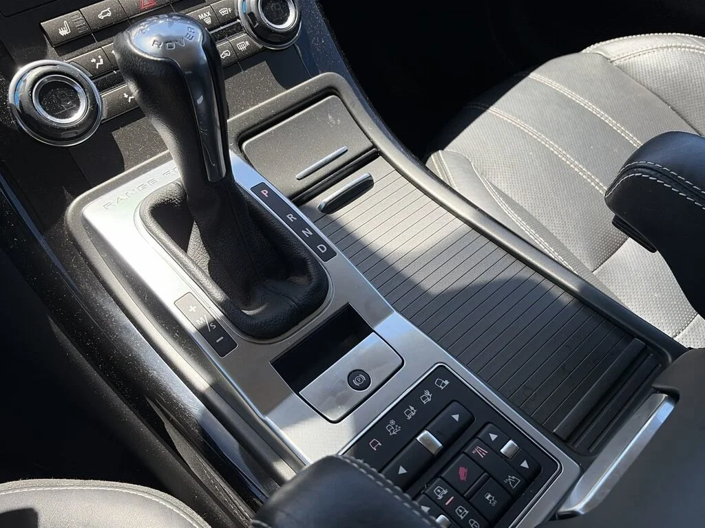 Used 2012  Land Rover V8 HSE image 28