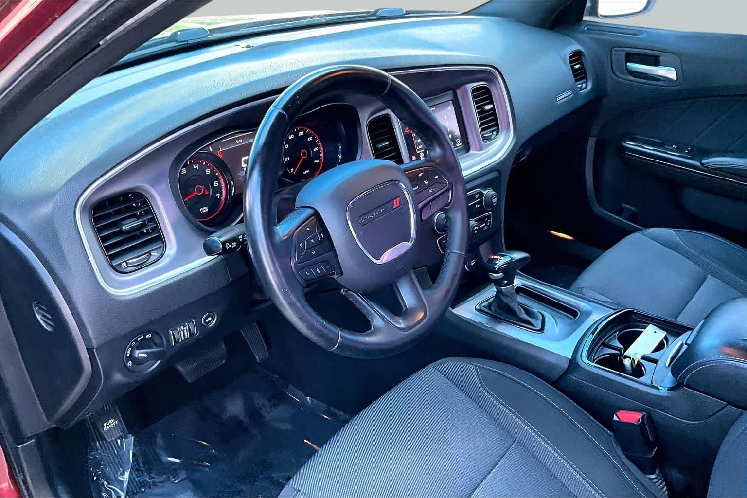 Used 2019 Octane Red Pearlcoat Dodge SXT image 18