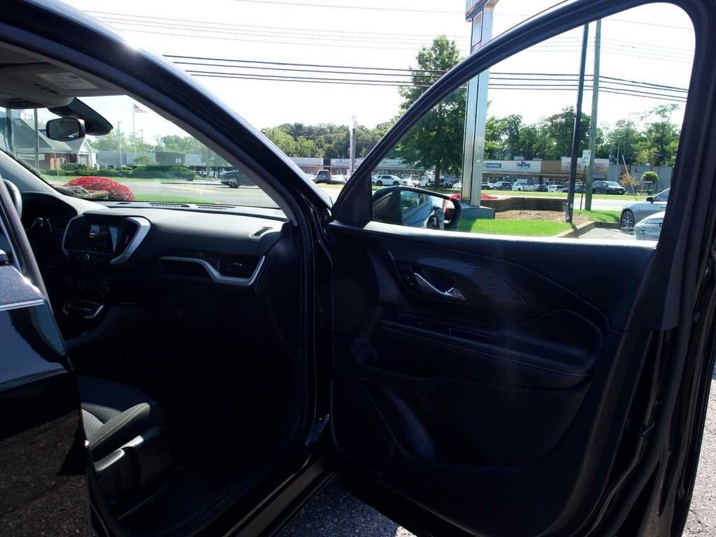 2023 GMC Terrain SLE - Photo 30