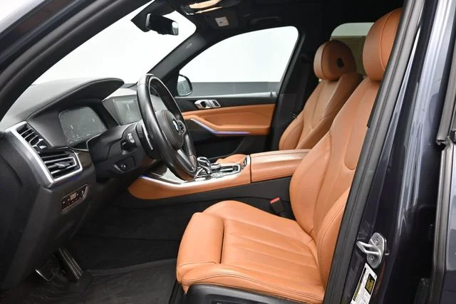Used 2021 Gray BMW xDrive40i image 8