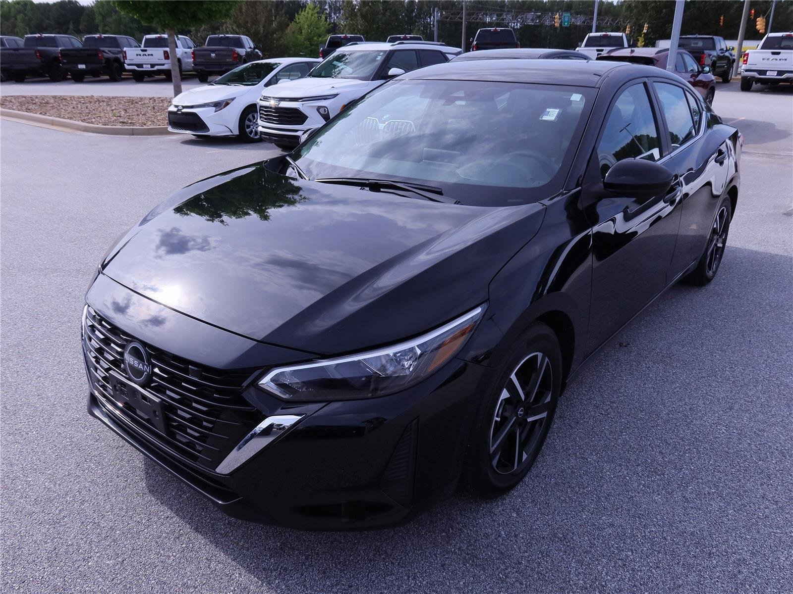 Used 2025 Super Black Nissan SV image 3