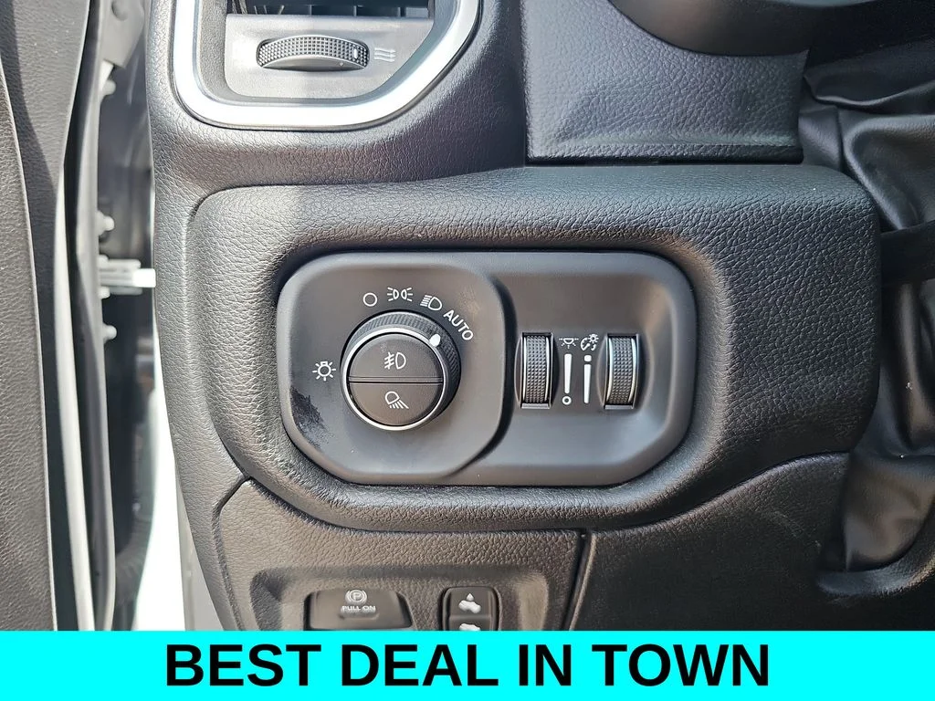 Used 2025 White Ram Laramie image 29