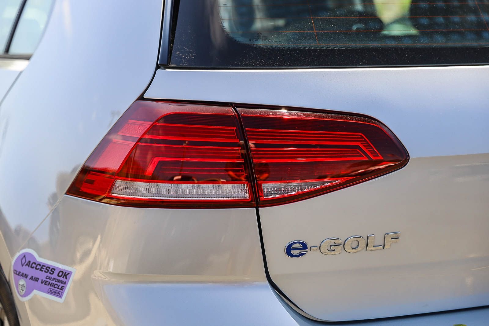 Used 2019 Reflex Silver Metallic Volkswagen SE image 8