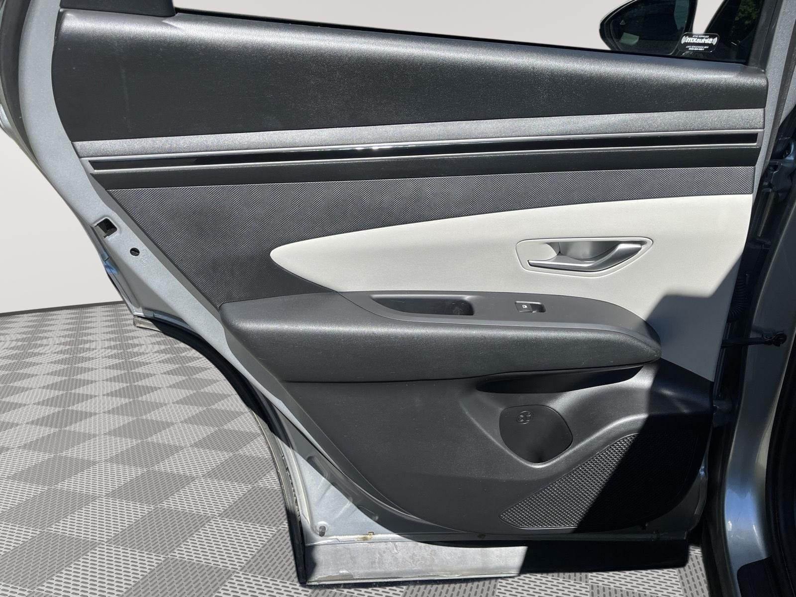 Used 2024 Shimmering Silver Hyundai SEL image 10