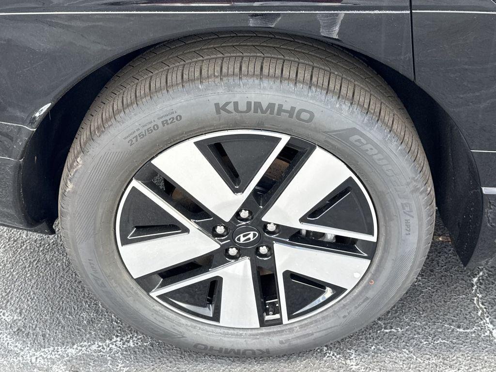 New 2026 Black Hyundai SEL image 15