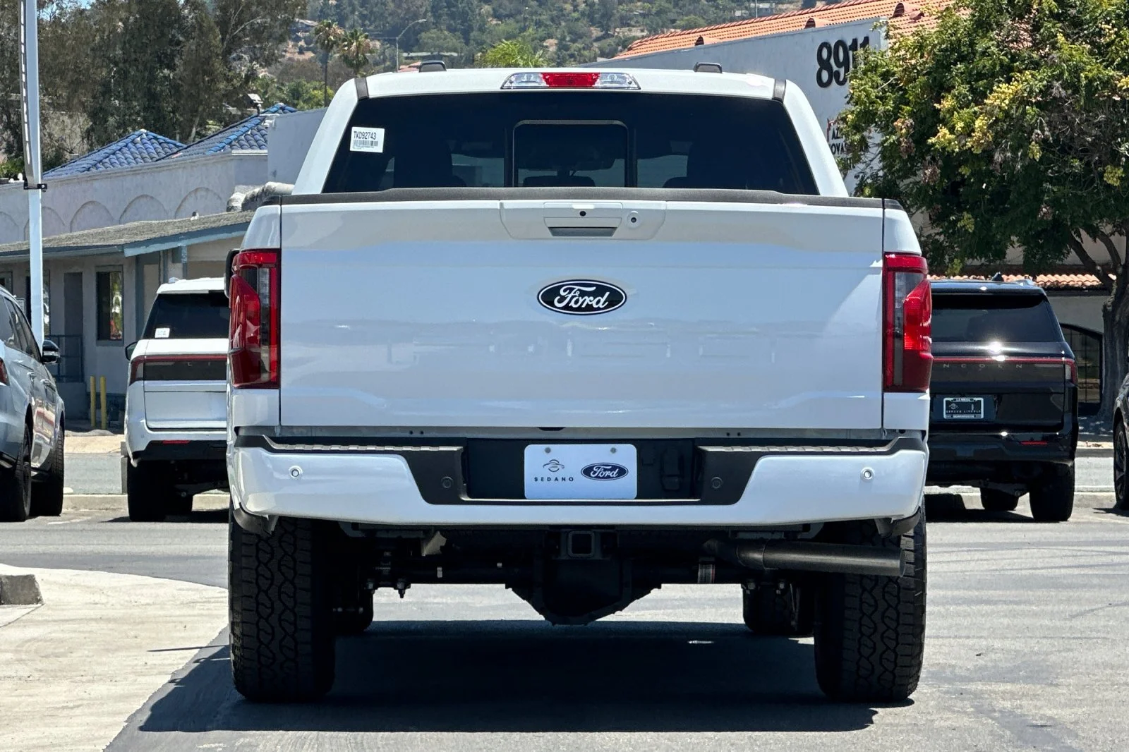 New 2026 Oxford White Ford XLT image 4