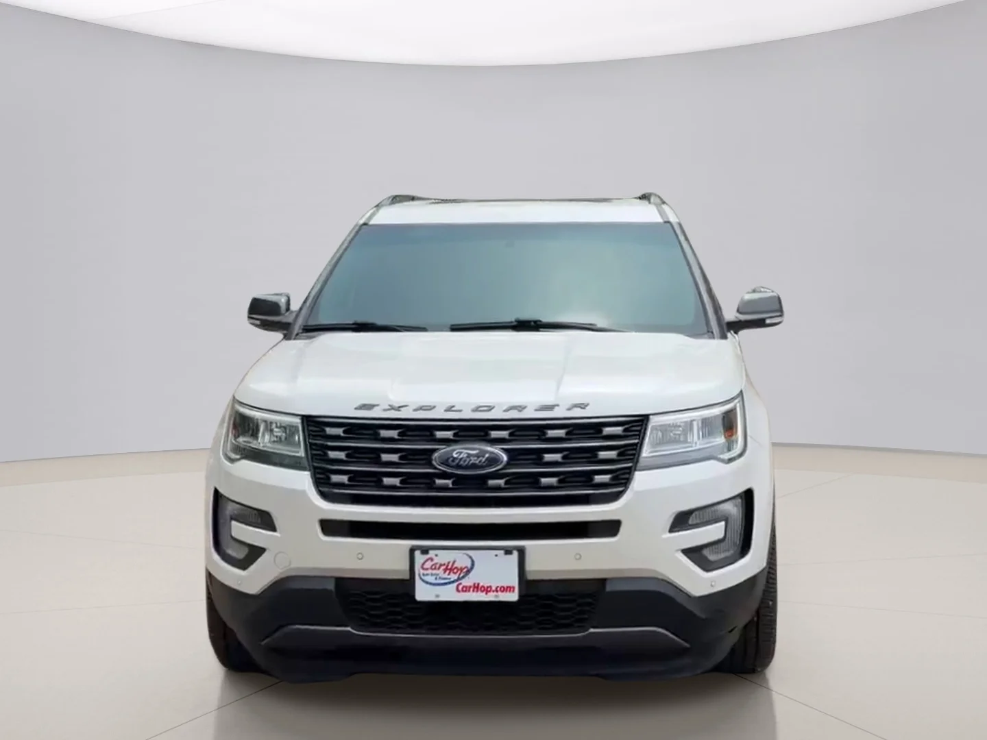 Used 2017 White Ford SLT image 8