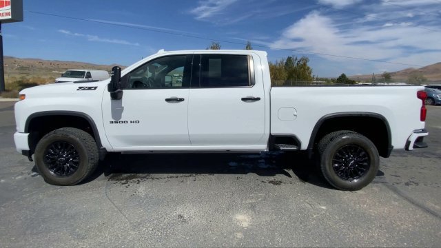 Used 2023 SUMMIT WHITE Chevrolet LTZ image 5