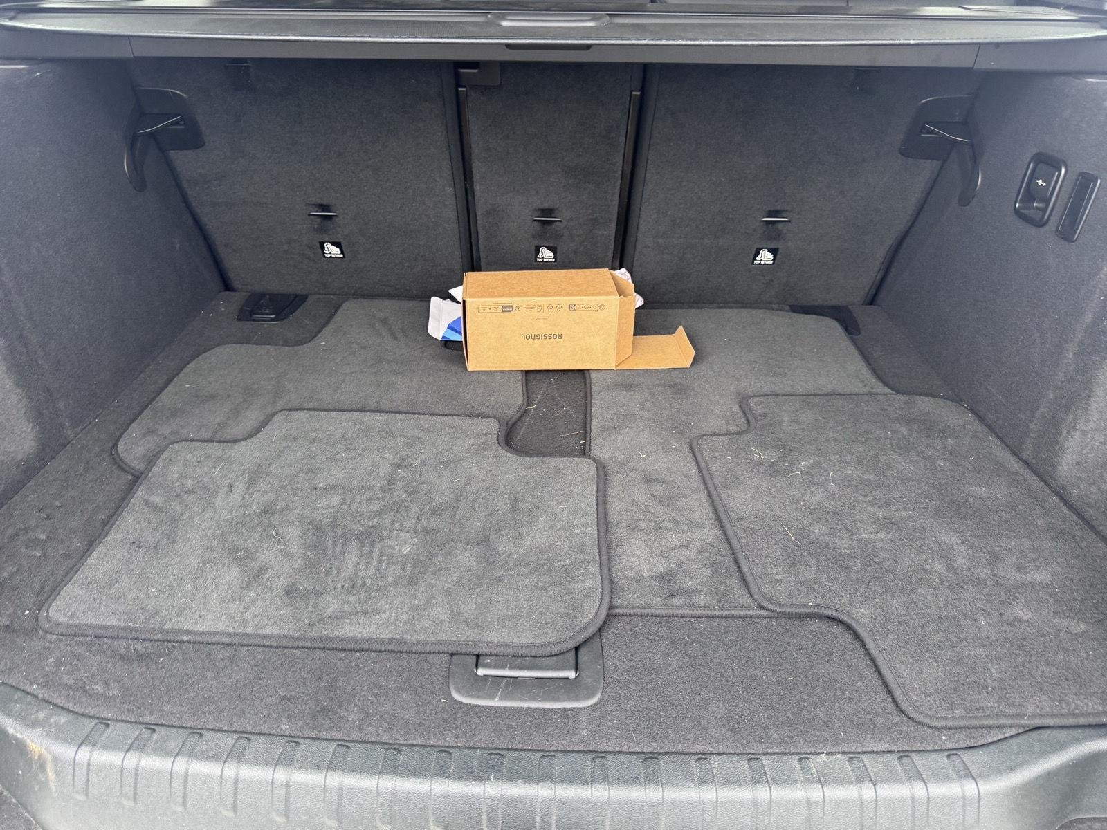 Used 2023 Brooklyn Grey Metallic BMW Base image 10