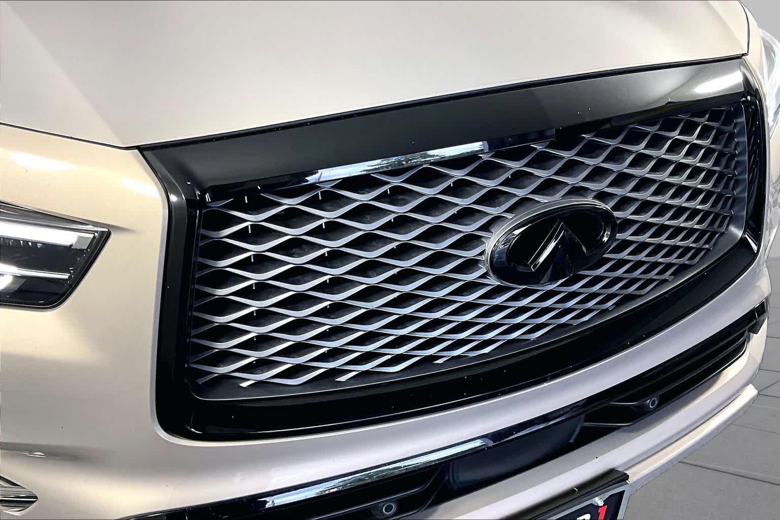 Used 2022 Champagne Quartz INFINITI LUXE image 28