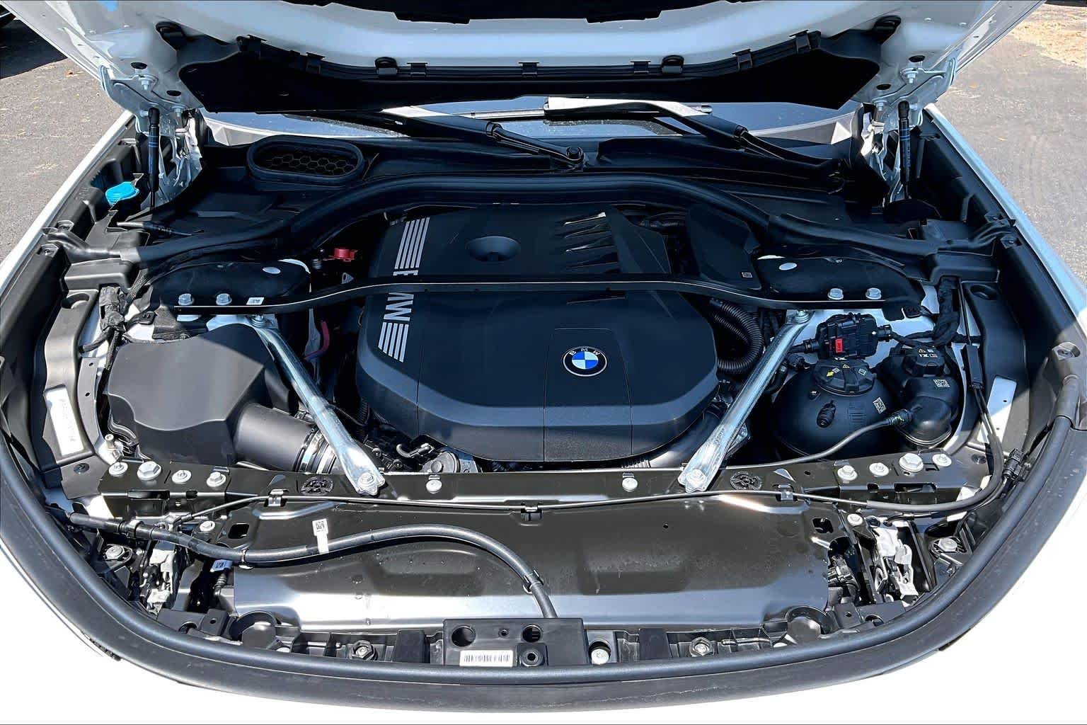 New 2026 Mineral White Metallic BMW 740i image 16
