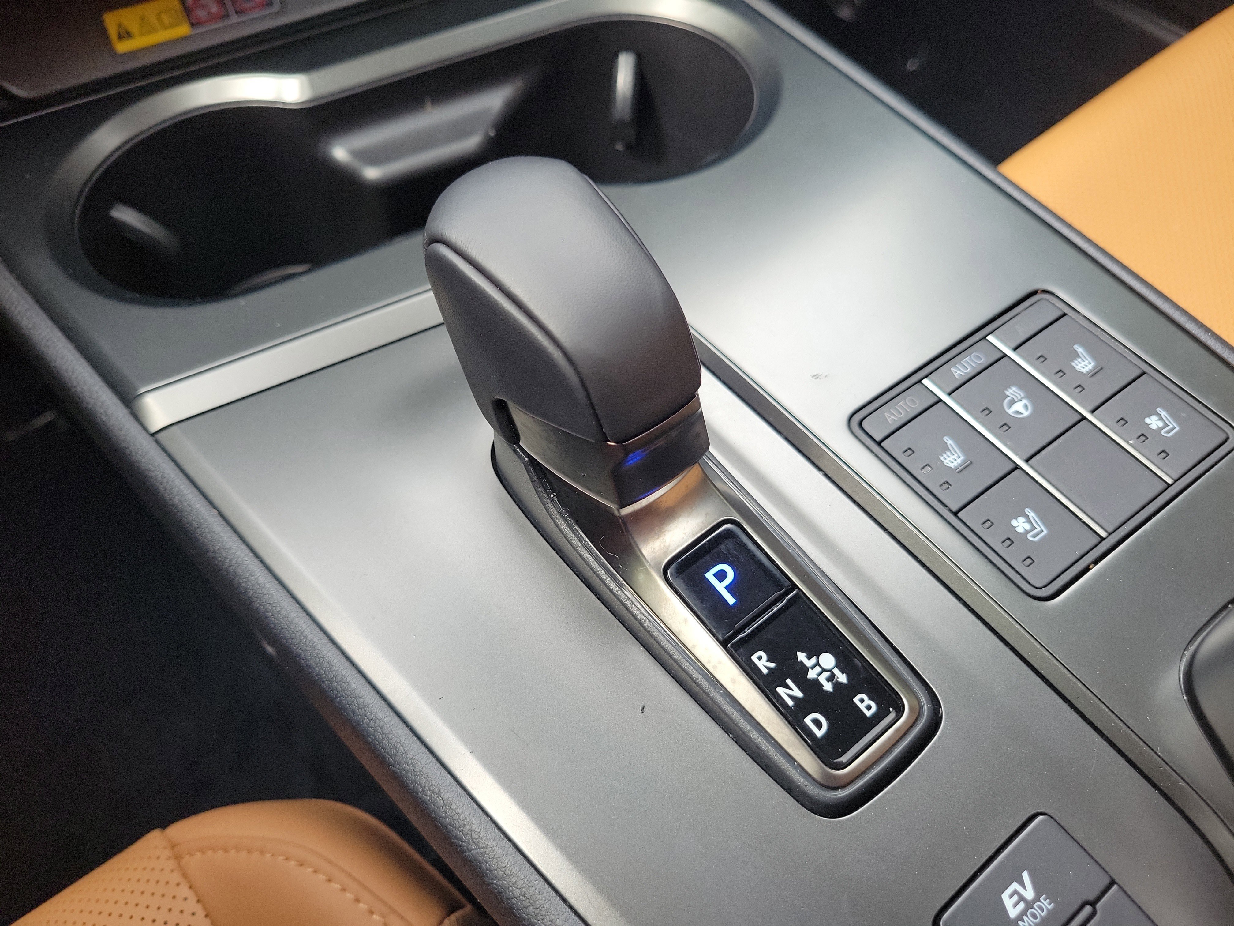 Certified Used 2025 White Pearl Lexus UX 300h Premium image 30