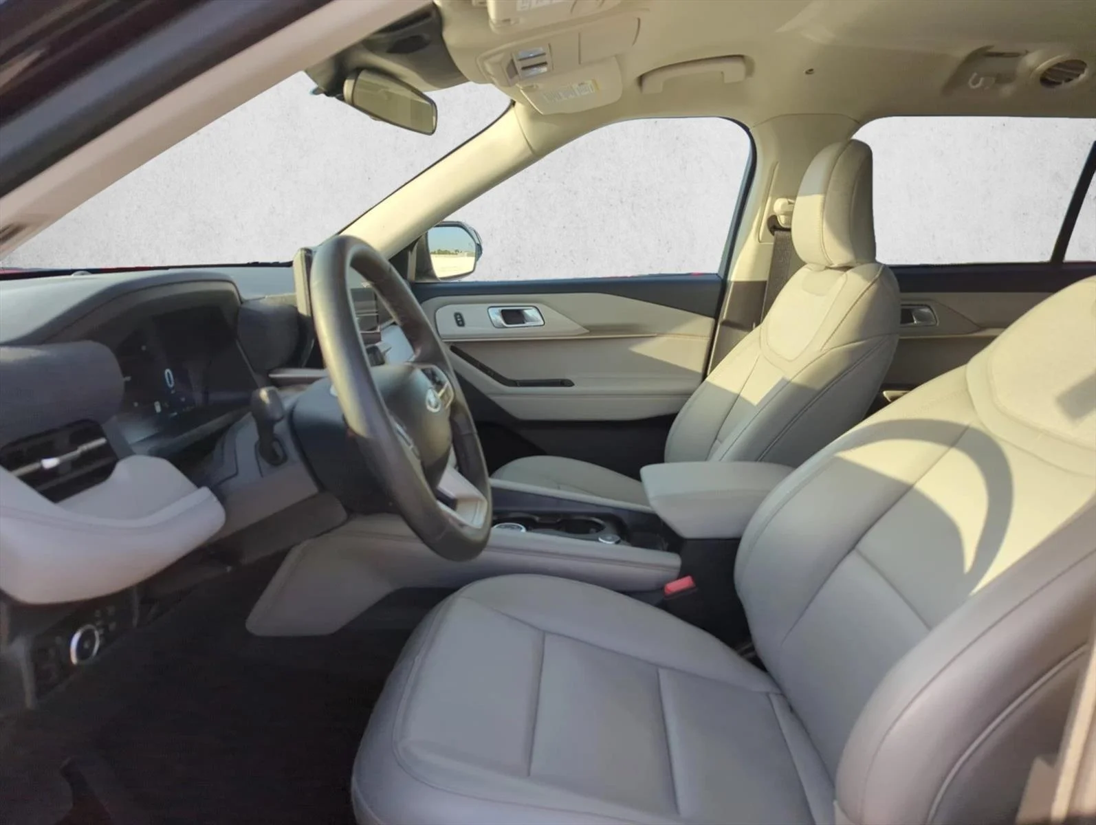 Used 2025 Agate Black Metallic Ford Active image 11