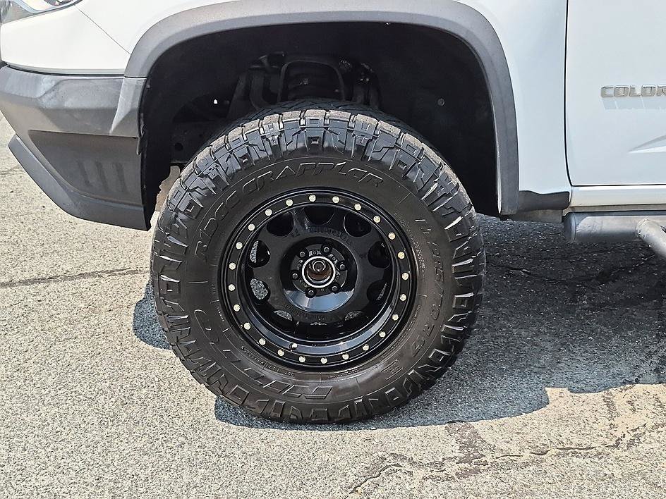 Used 2018 SUMMIT WHITE Chevrolet 4WD ZR2 image 10