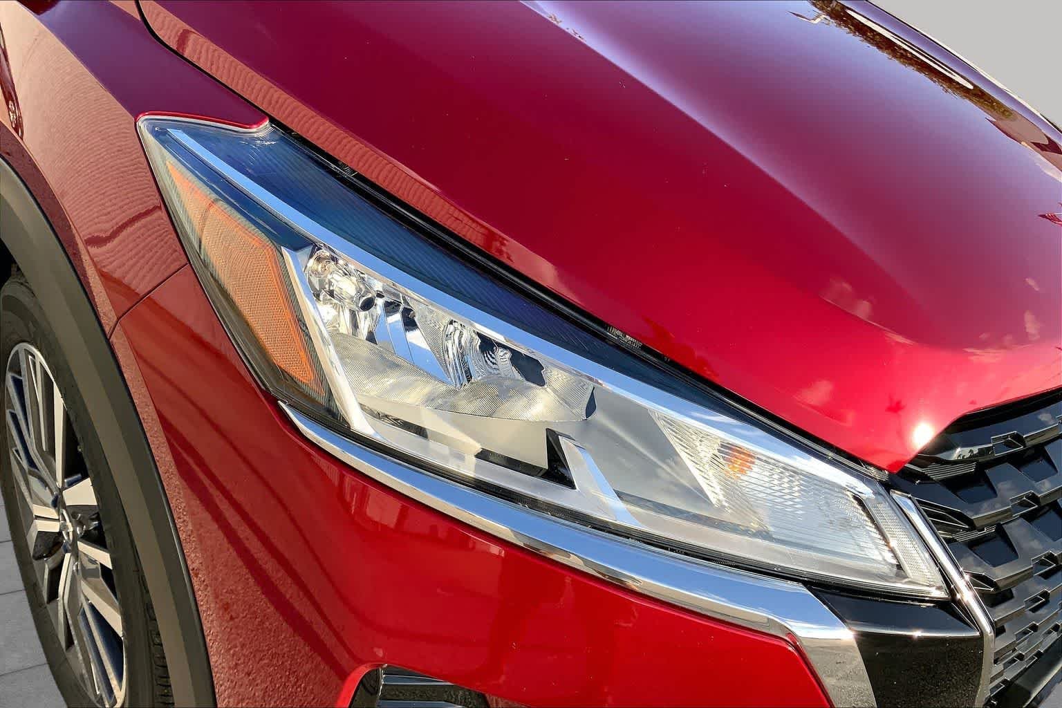 Used 2021 Scarlet Ember Tintcoat/Super Black Nissan SV image 28