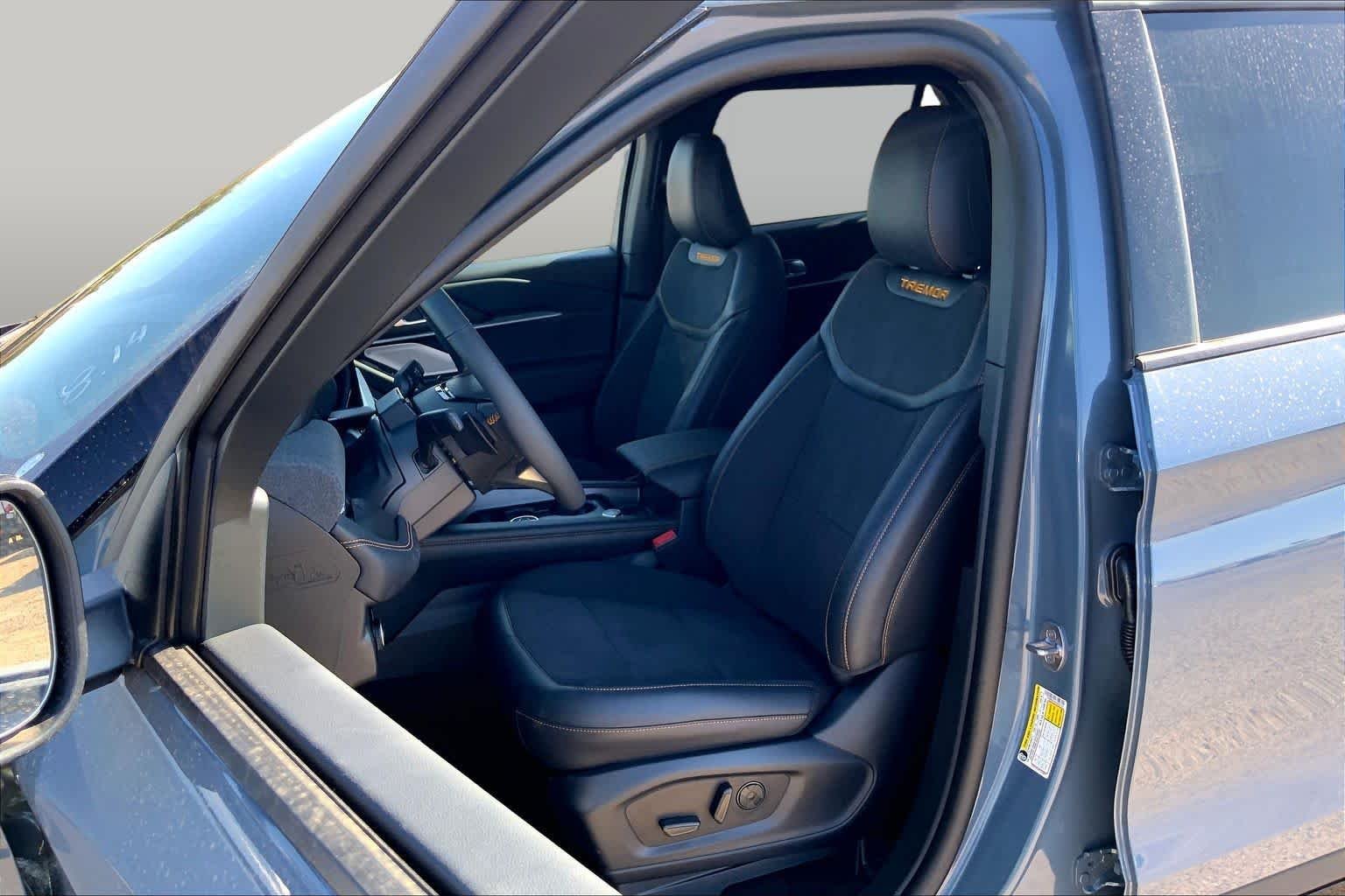 New 2026 Vapor Blue Metallic Ford Tremor® image 9