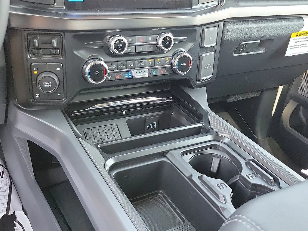 New 2026 Glacier Gray Metallic Tri-Coat Ford F-250® Lariat® image 17