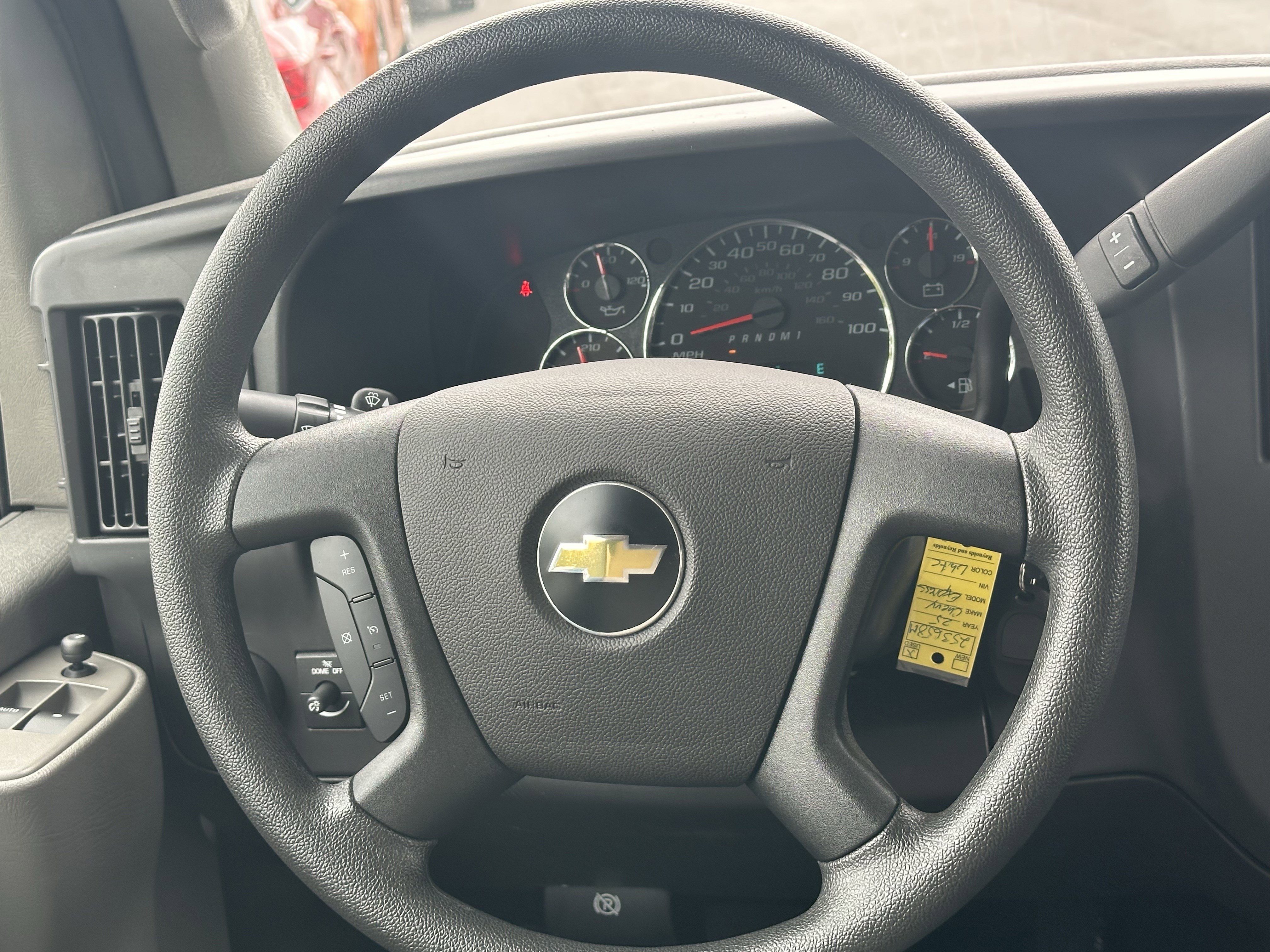 Used 2025 Summit White Chevrolet LT image 21