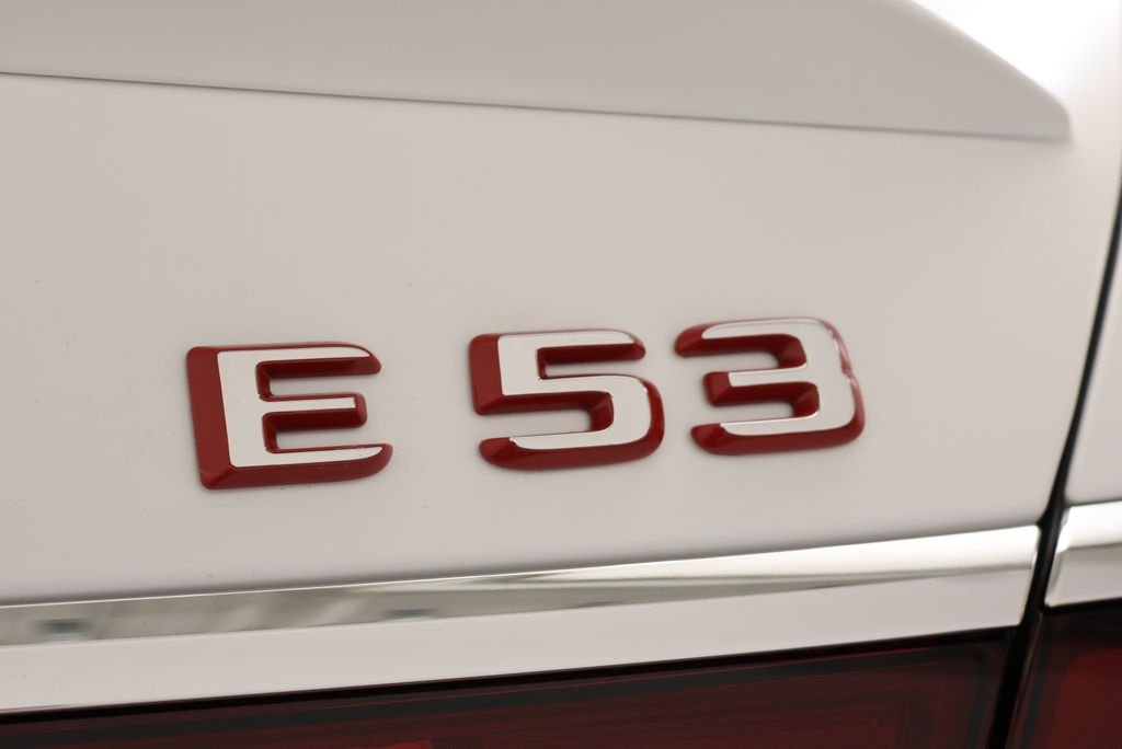 New 2027 MANUFAKTUR Moonlight White Magno Mercedes-Benz E 53 AMG® image 10