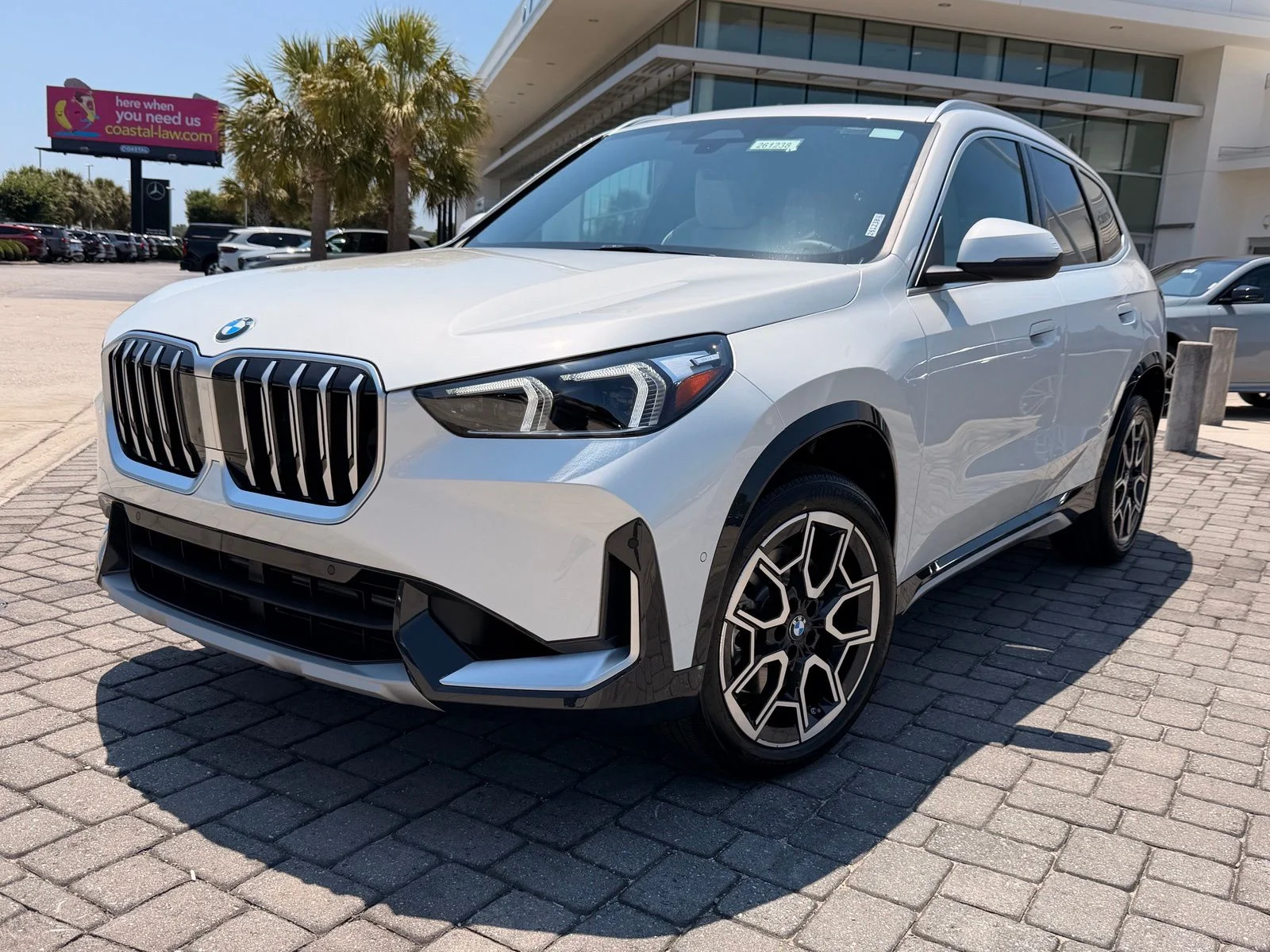 New 2026 Mineral White Metallic BMW xDrive28i image 1