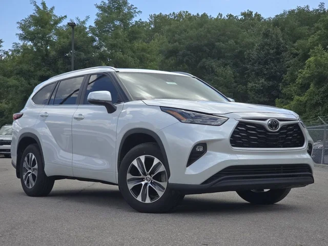 2025 Toyota Highlander XLE