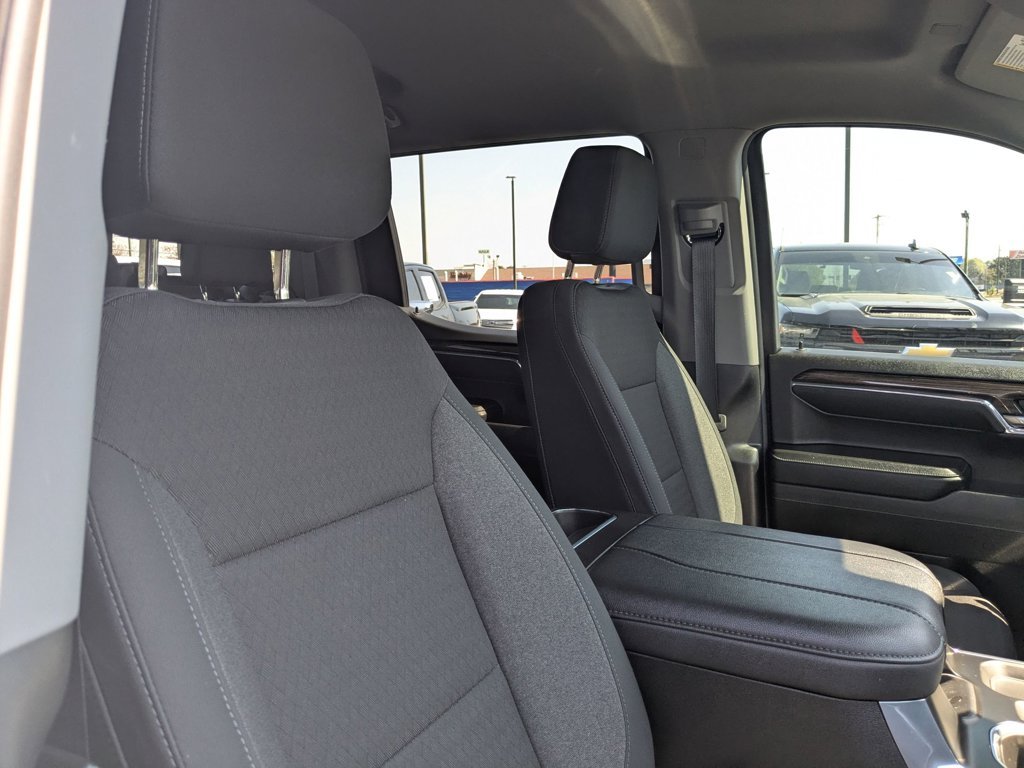 Used 2024 Summit White Chevrolet RST image 27
