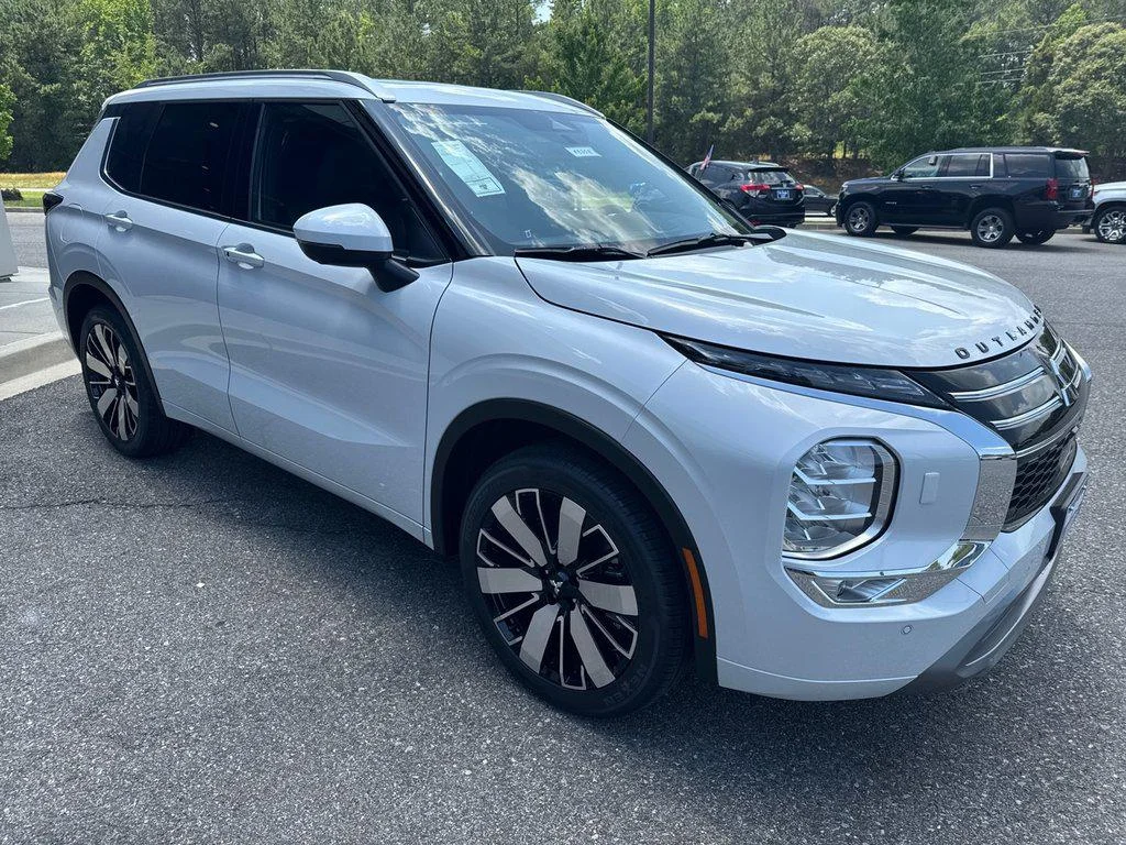 New 2026 White Diamond/Black Roof Mitsubishi SEL S-AWC image 3