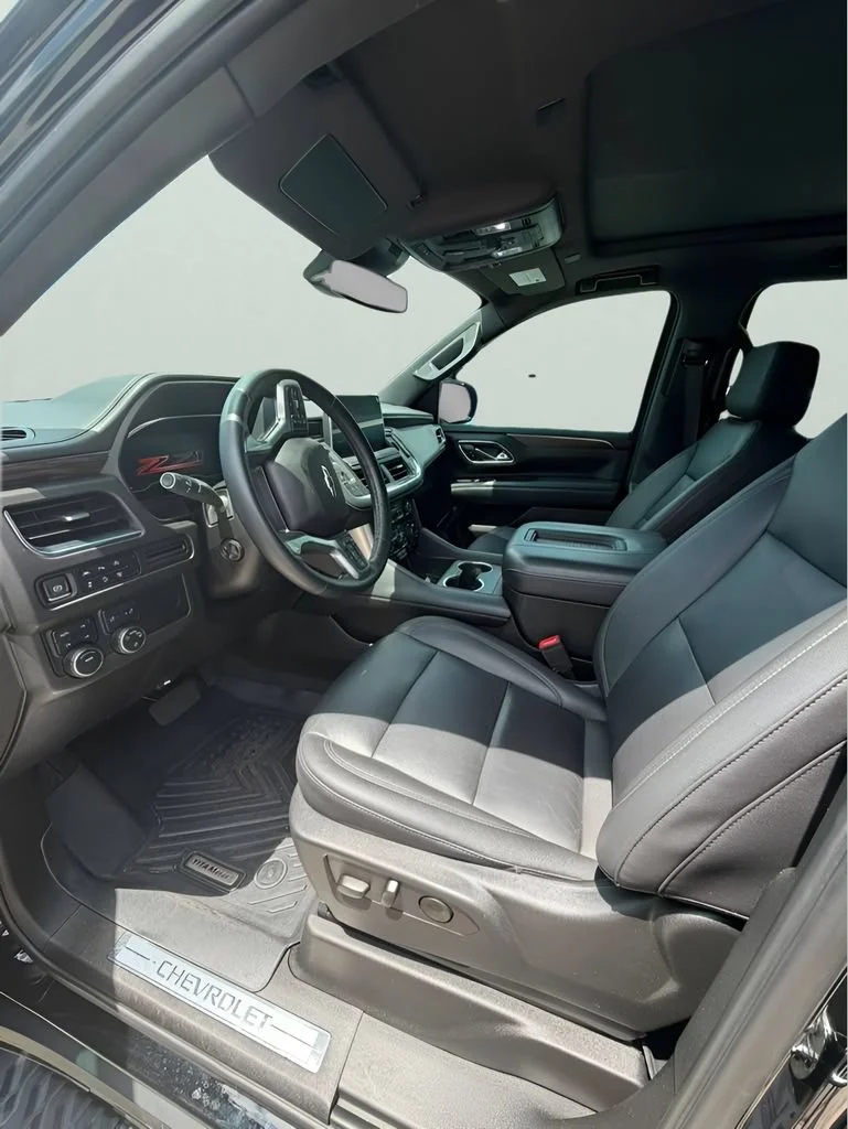 Used 2023 Black Chevrolet Z71 image 19