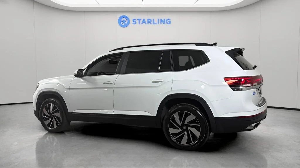 Used 2024 White Volkswagen 2.0T SE w/Technology image 4