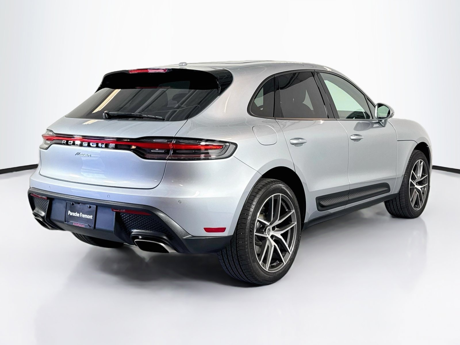 Used 2026 Dolomite Silver Metallic Porsche T image 9