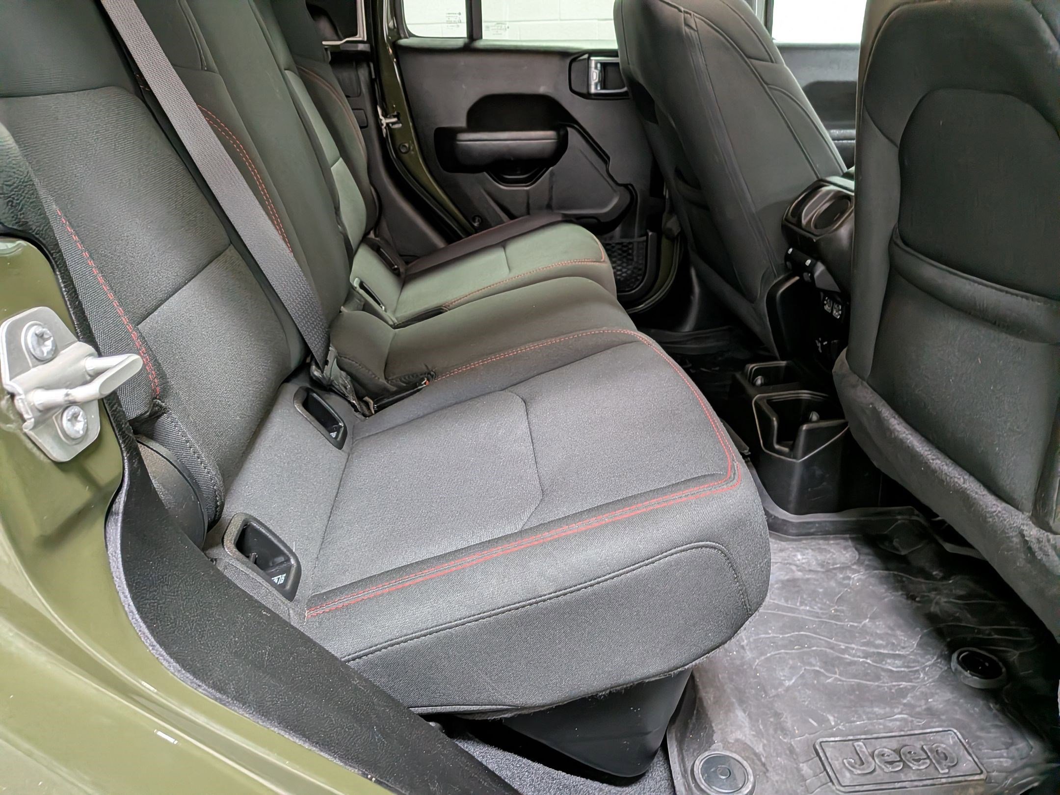 Used 2023 Sarge Green Clearcoat Jeep Rubicon image 31